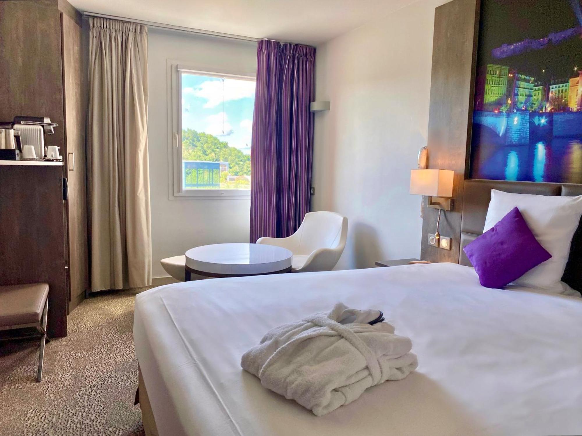 Mercure Lyon Est Chaponnay Exterior photo