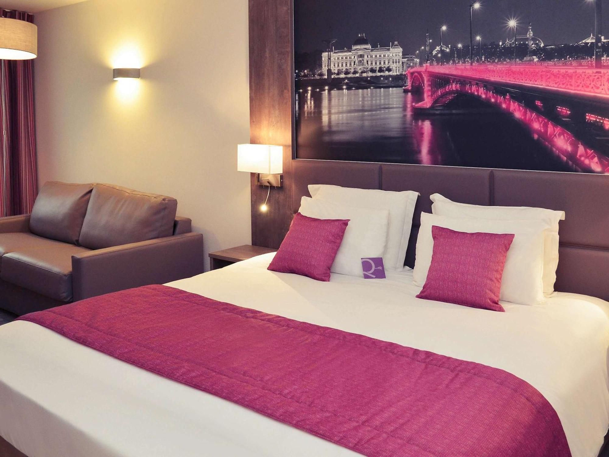 Mercure Lyon Est Chaponnay Exterior photo